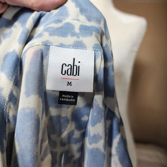 Cabi Womens Blouse size Med leopard blue - Picture 3 of 4